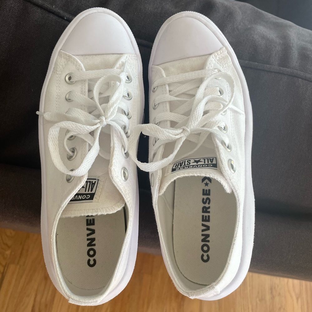 Converse White Sneakers Classic Low-Top Design - Picture 6 of 9